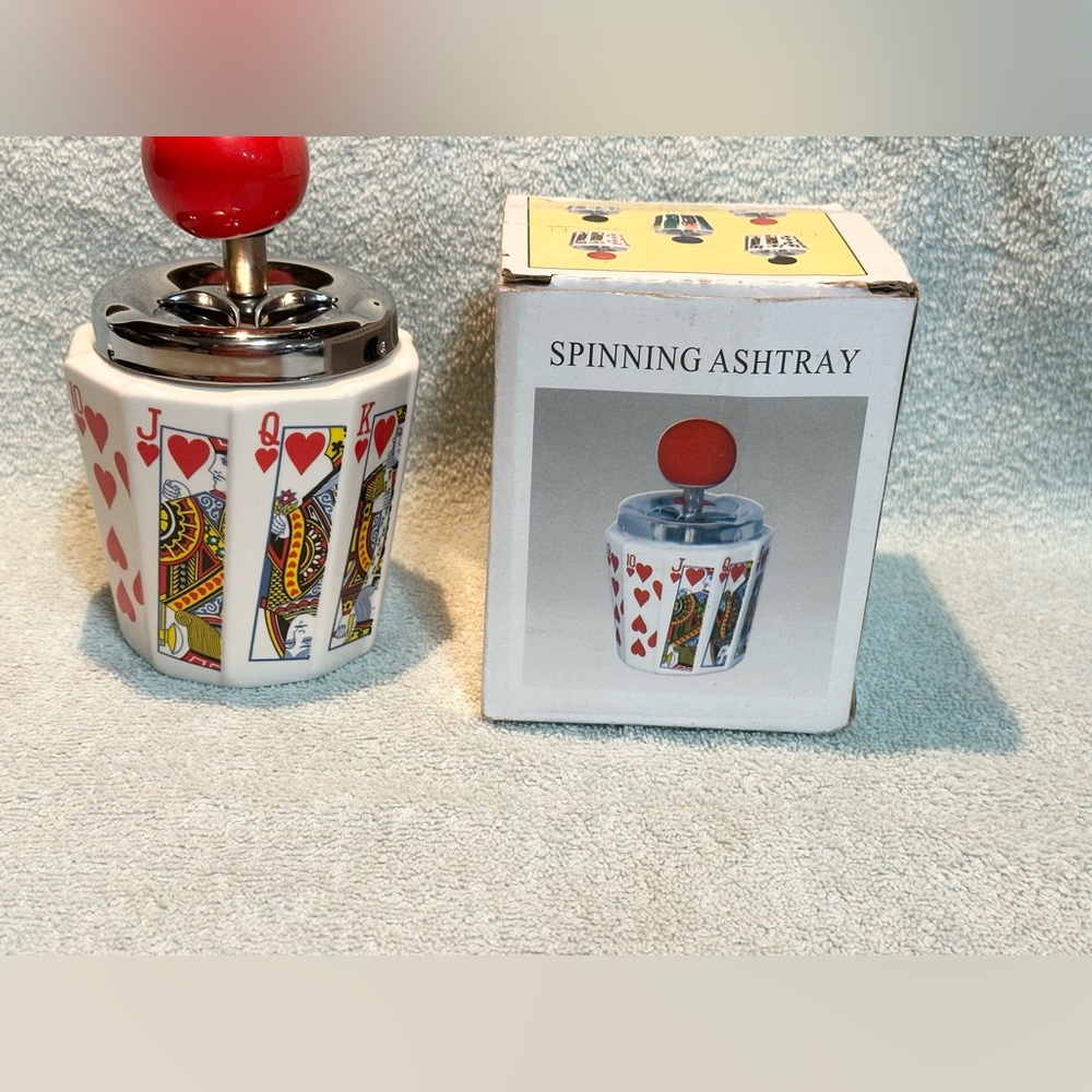 Vintage style poker themed ceramic spinning ashtray NIB Playing Card Design